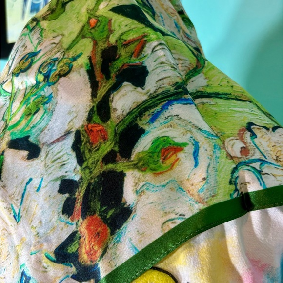 New Square Mulberry Silk Scarf - Picture 4 of 8